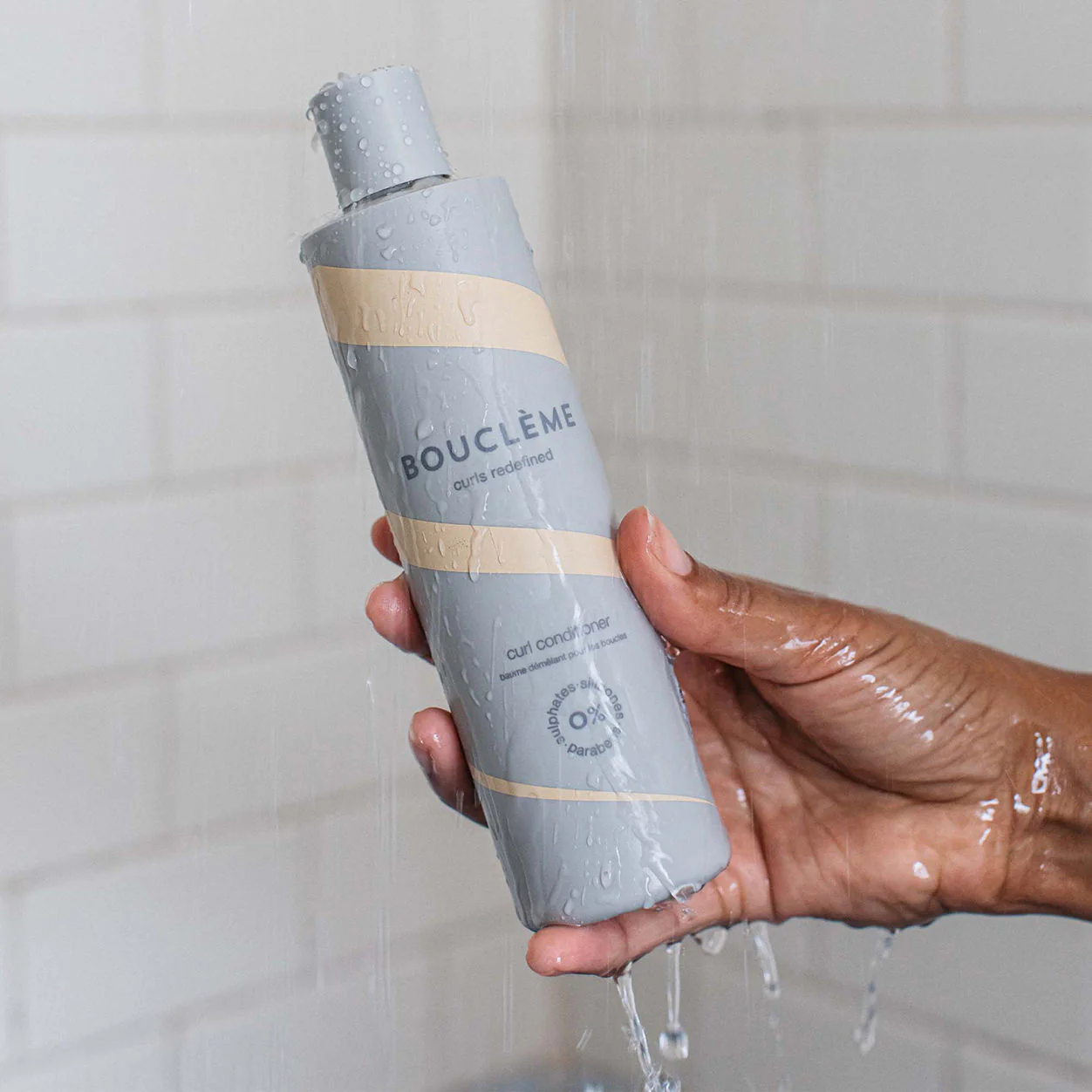 Unisex Hydrating Shampoo - Image 3