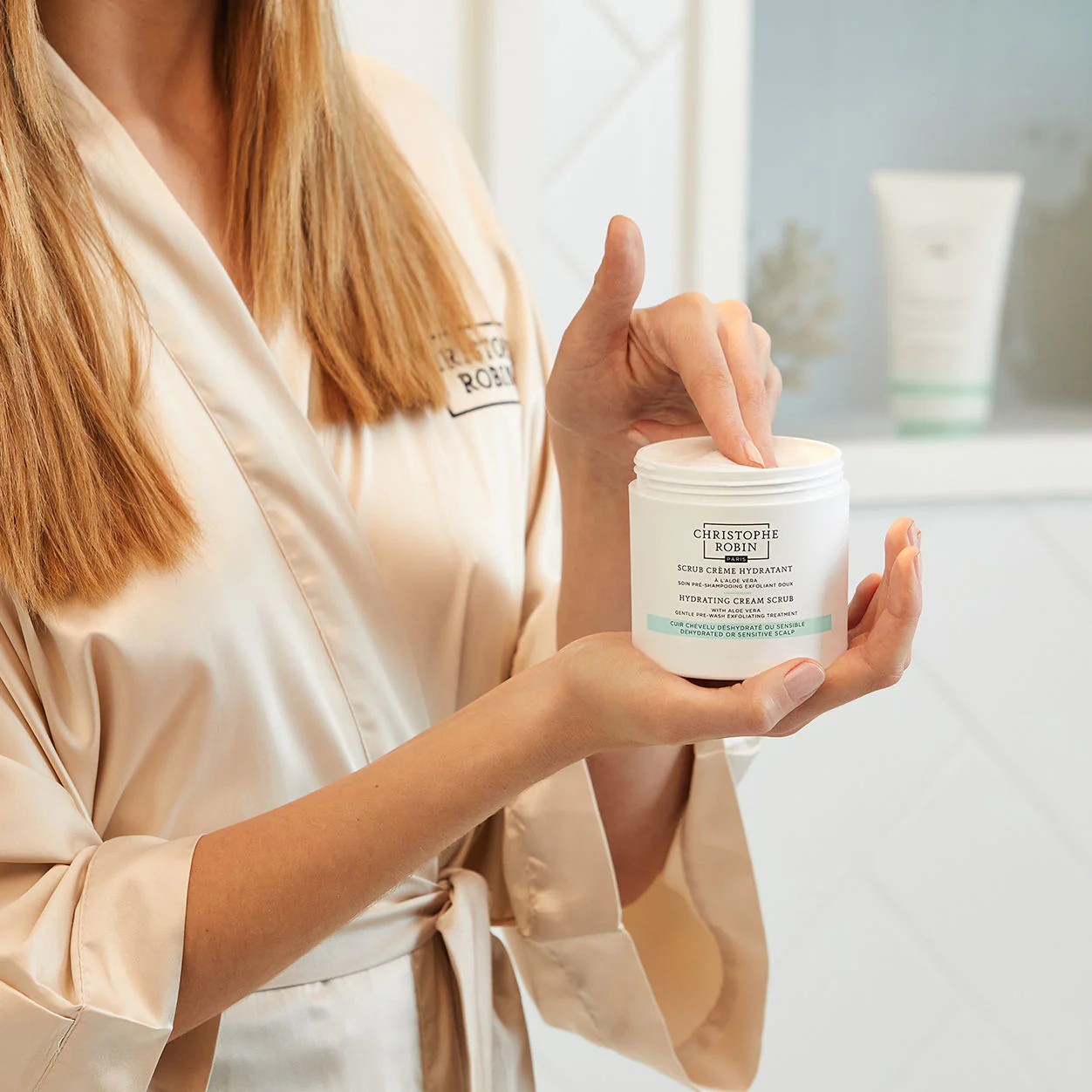 Hydrating Cream Scrub wtih Aloe Vera - Image 8