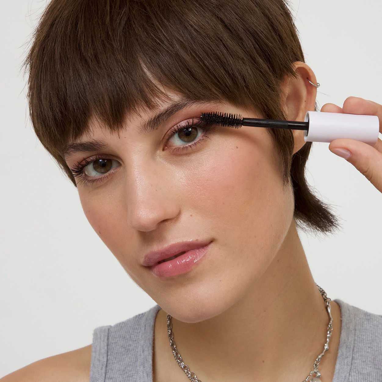 Pretty Extra Mascara - Image 5