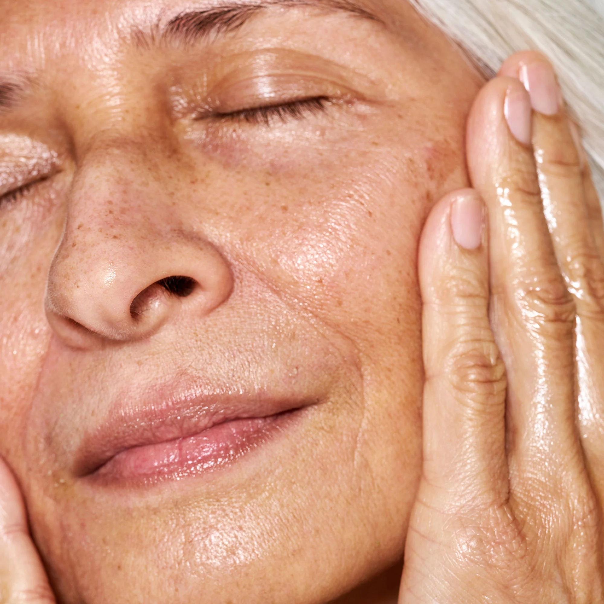 Essential Hydrating Oil - Image 4