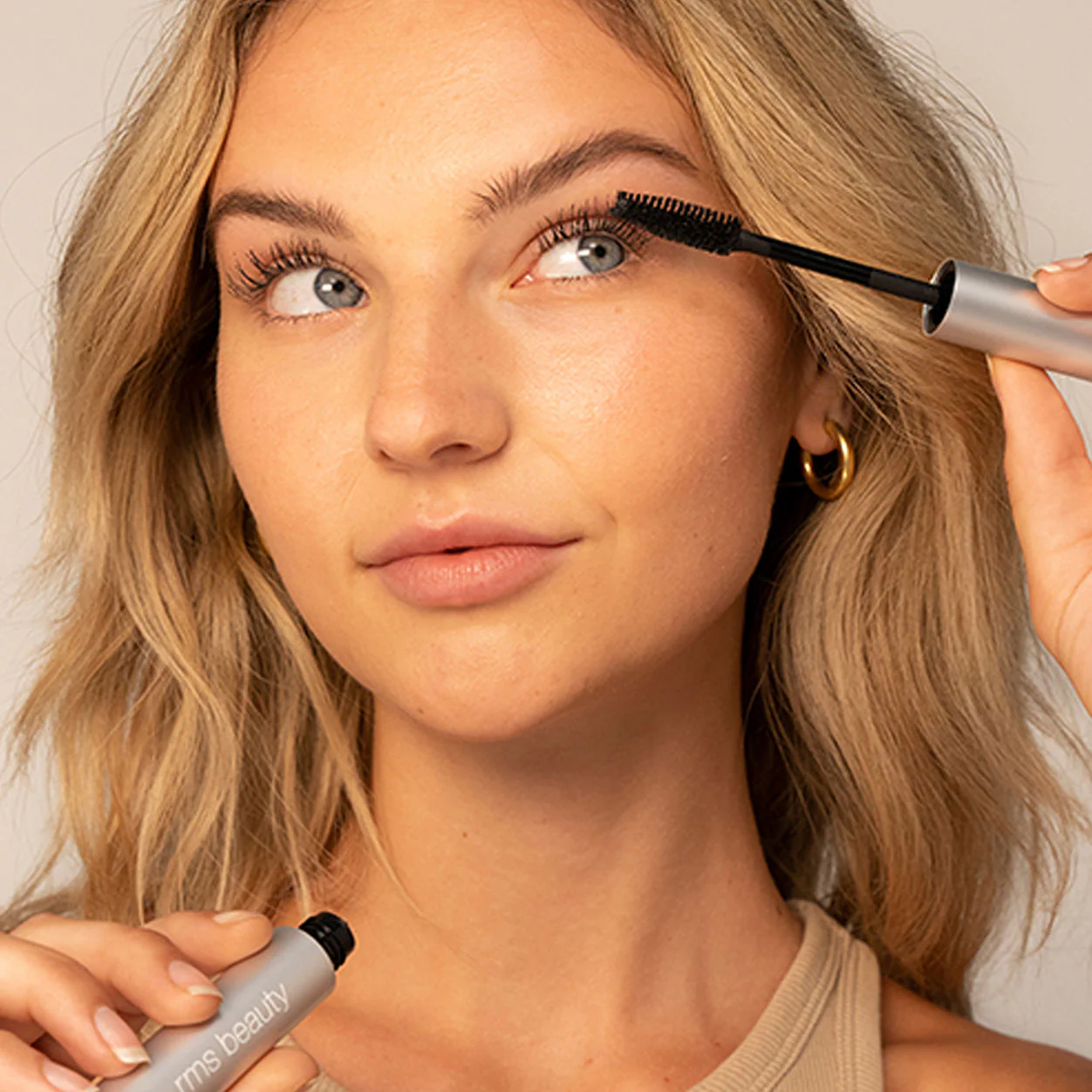 Straight Up Volumizing Peptide Mascara - Image 12