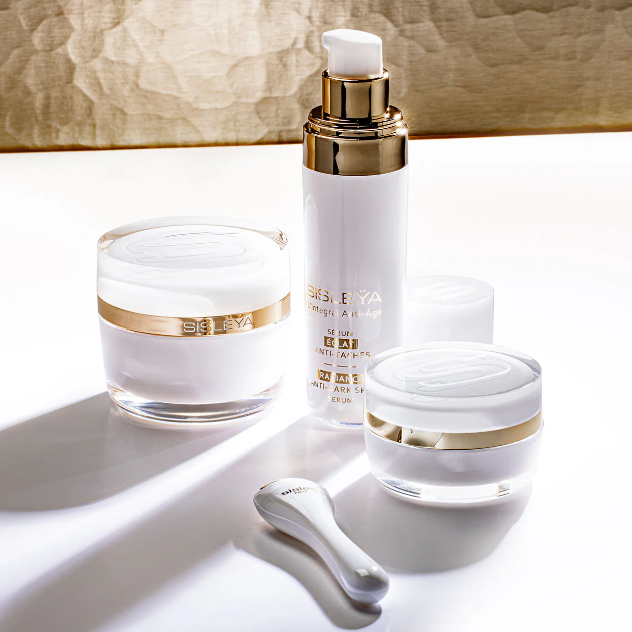 Sisleÿa L'Intégral Anti-Âge Radiance Anti-Dark Spot Serum - Image 5