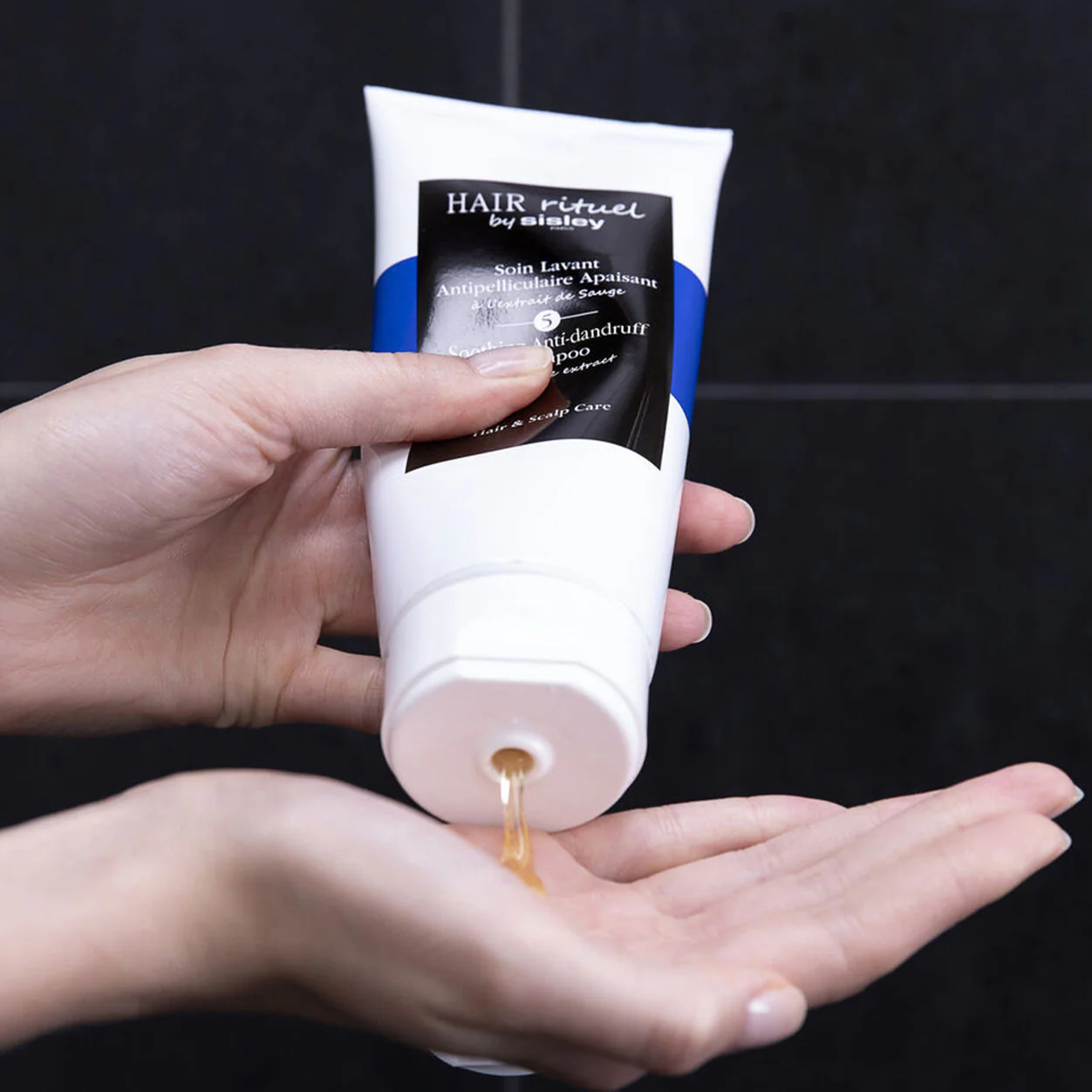 Soothing Rebalancing Shampoo With Sage Extract - Image 3