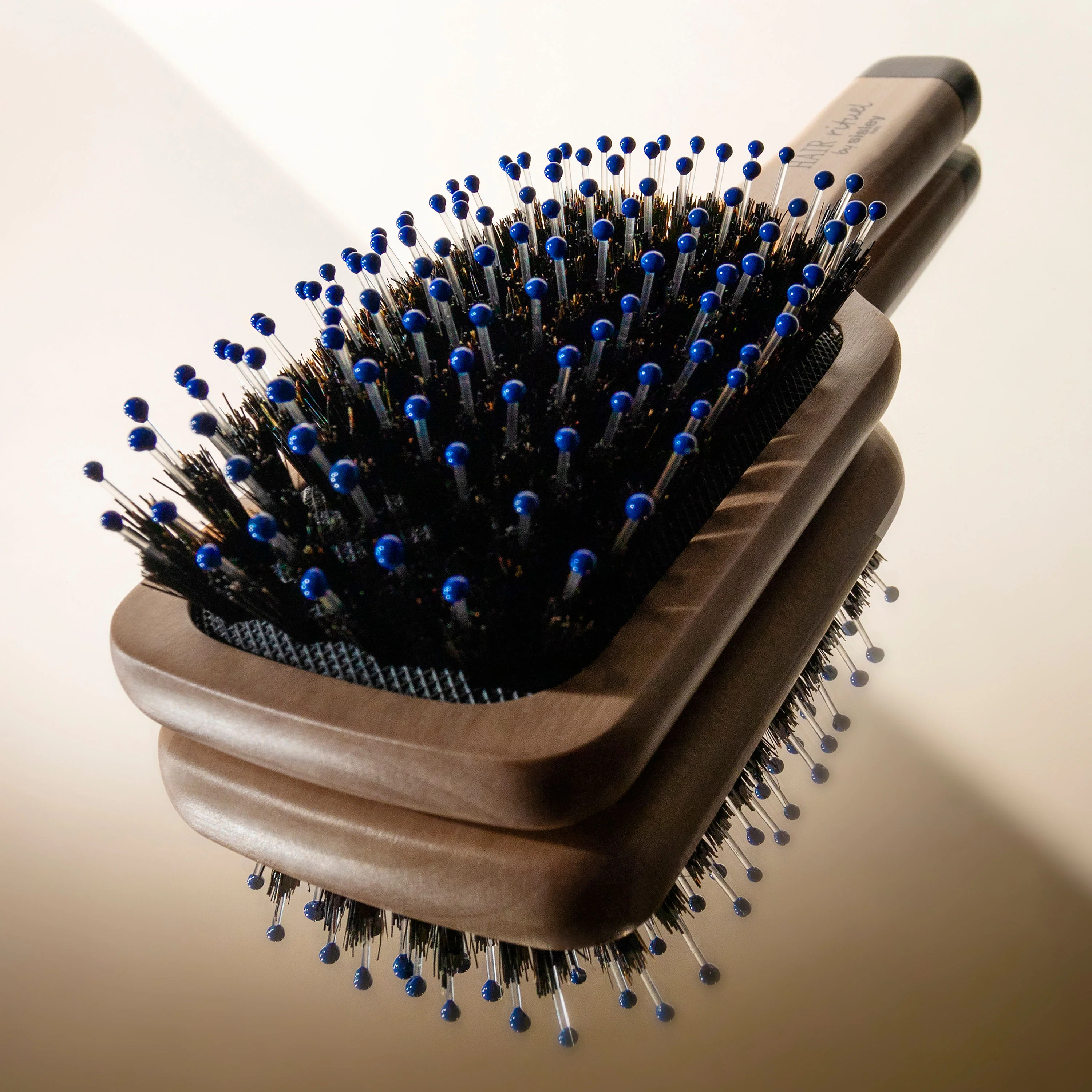 The Pocket Brush Radiance and Softness - Image 4