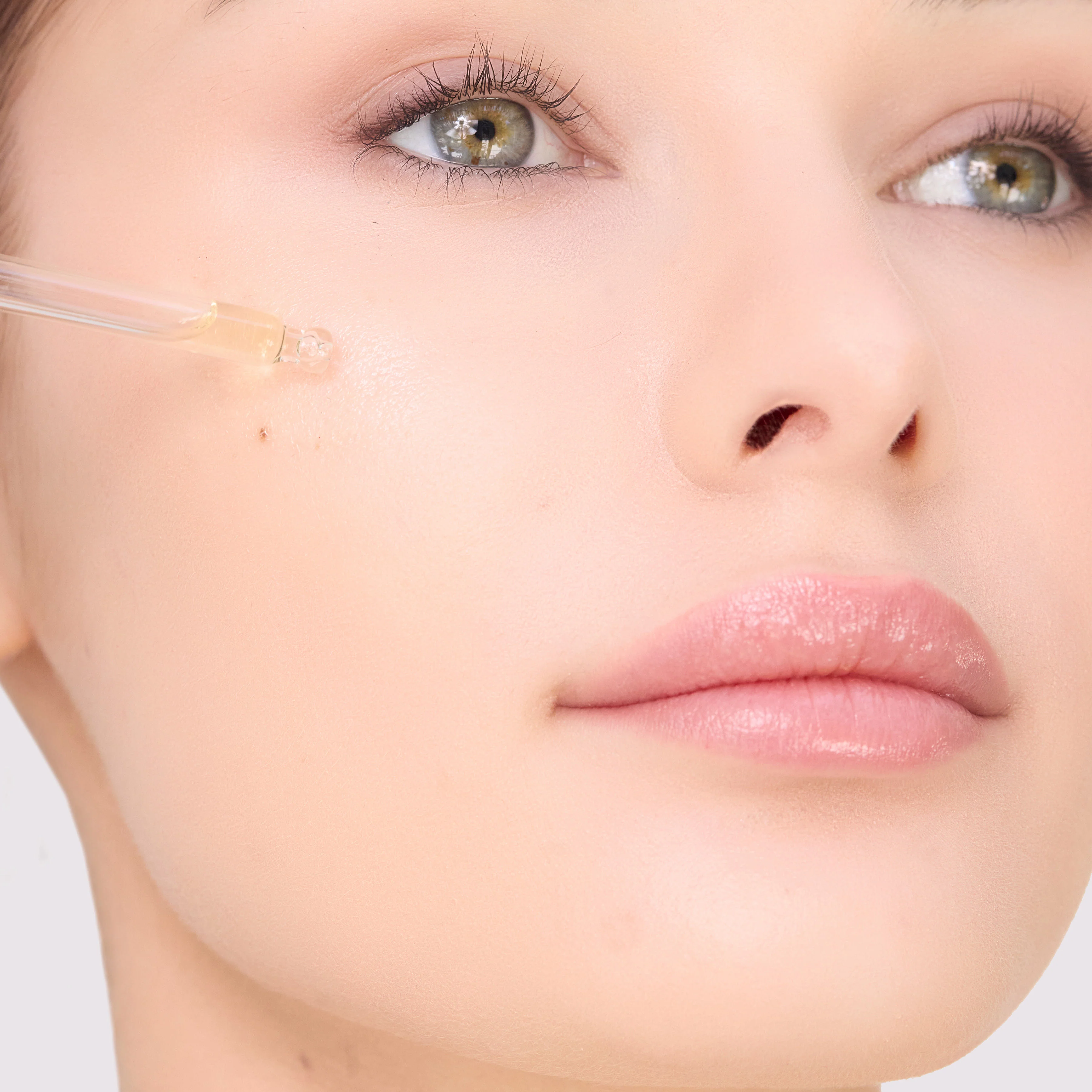 Brighten + Glow Gentle Vitamin C Serum - Image 3